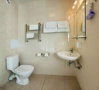 Гостиница Порт Весьегонск Весьегонск Двухместный номер с 2 отдельными кроватями-6